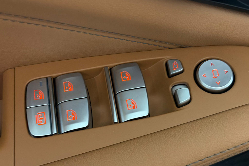Thumbnail: 2026 BMW X7 - 21
