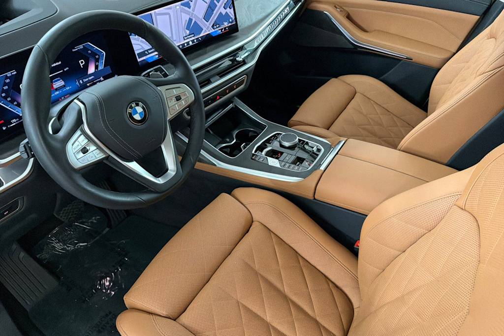 Thumbnail: 2026 BMW X7 - 9