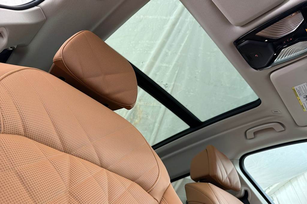 Thumbnail: 2026 BMW X7 - 23