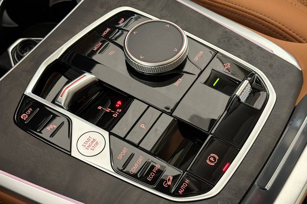 Thumbnail: 2026 BMW X7 - 7