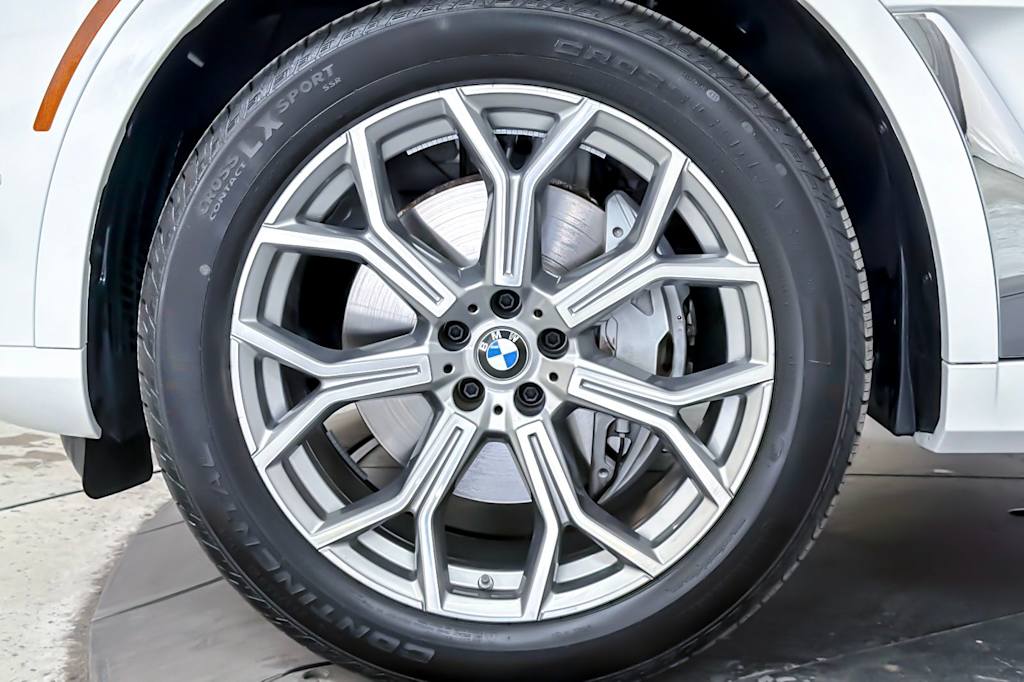 Thumbnail: 2026 BMW X7 - 8
