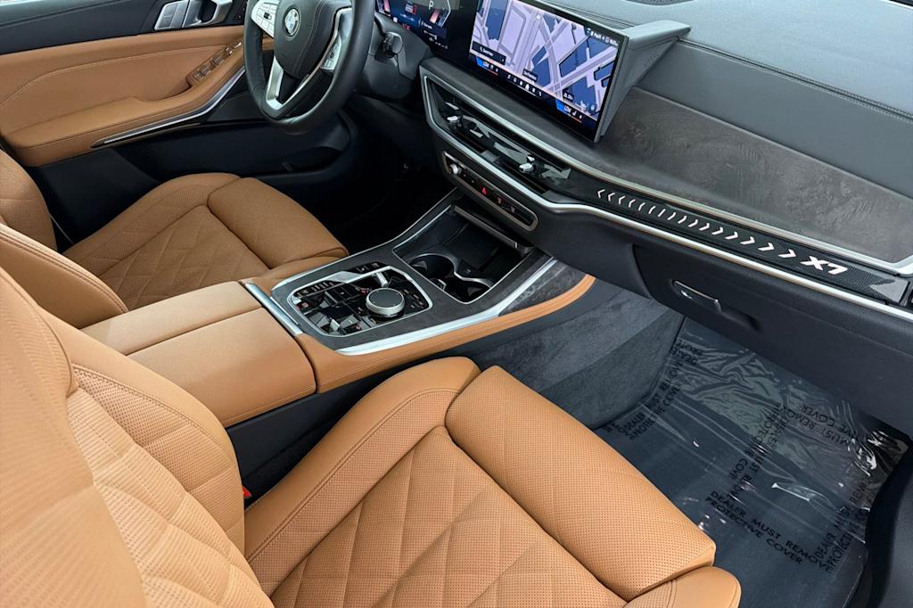 Thumbnail: 2026 BMW X7 - 10