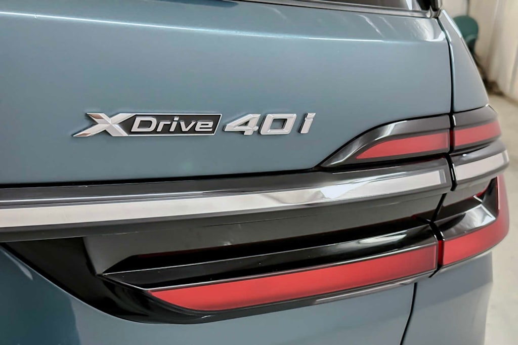 2023 BMW X7 xDrive40i 28