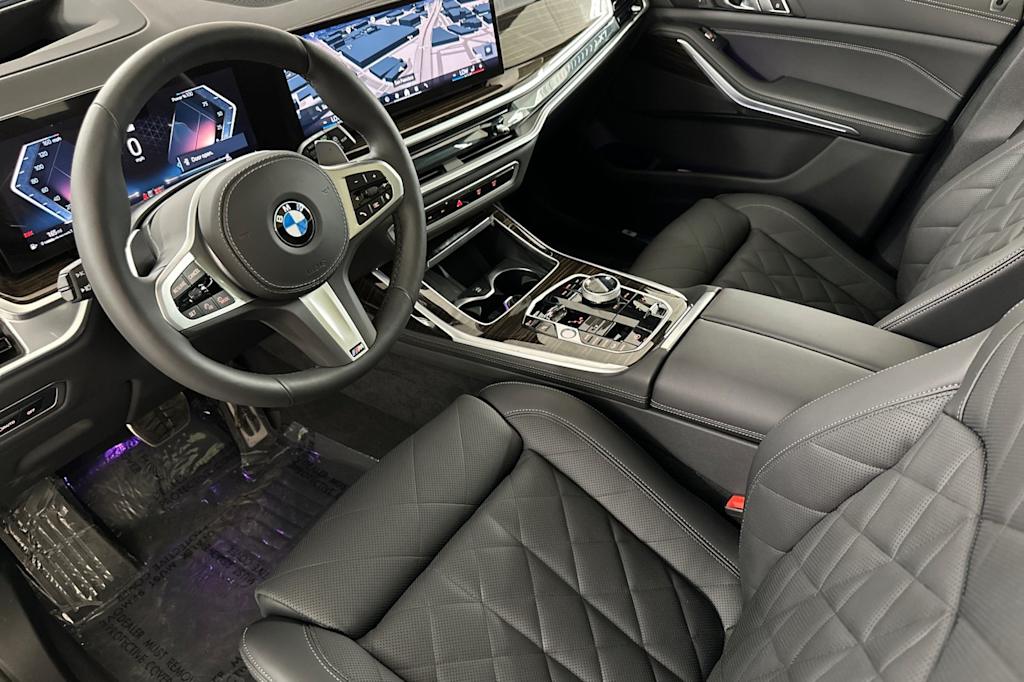 Thumbnail: 2025 BMW X7 - 10