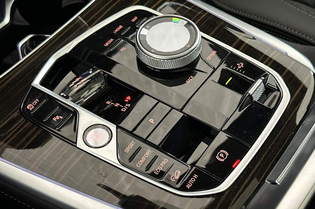 Thumbnail: 2025 BMW X7 - 9