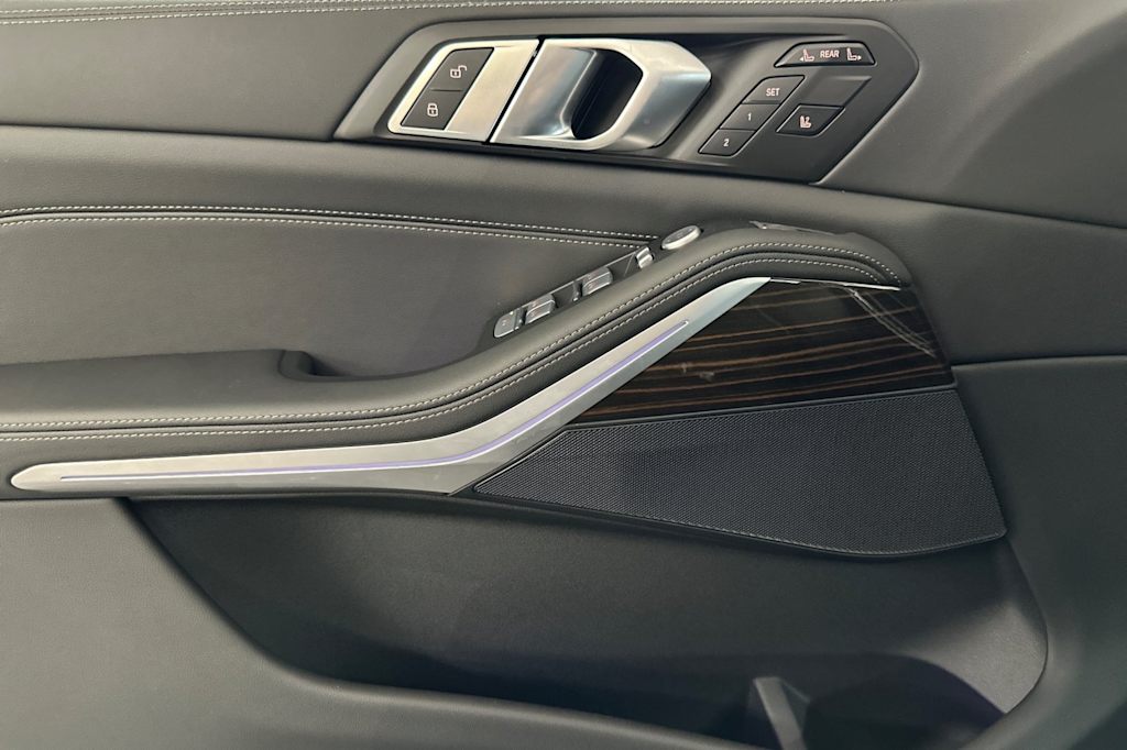 Thumbnail: 2025 BMW X7 - 20