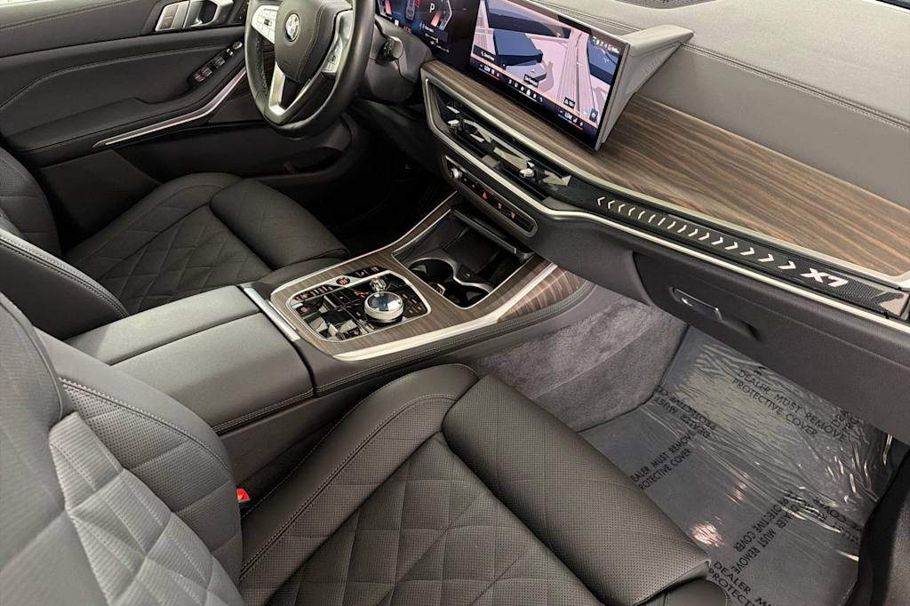 Thumbnail: 2026 BMW X7 - 12