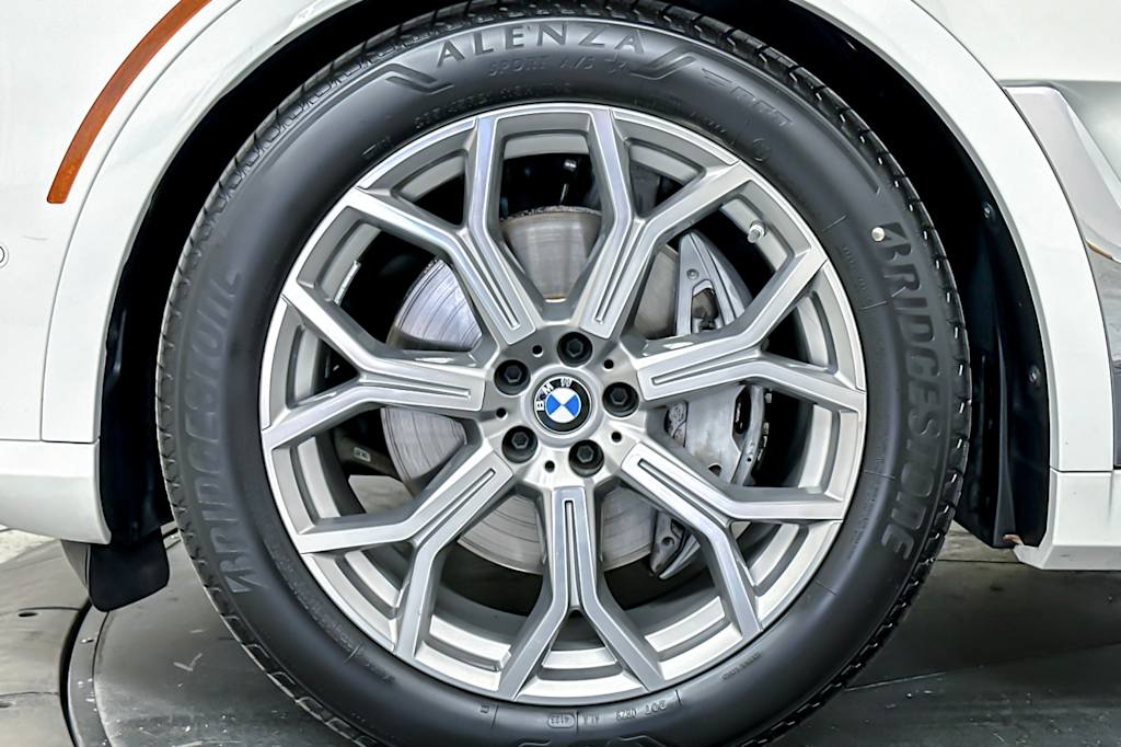Thumbnail: 2023 BMW X7 - 8
