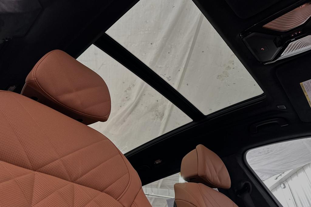 2024 BMW X7 xDrive40i 21