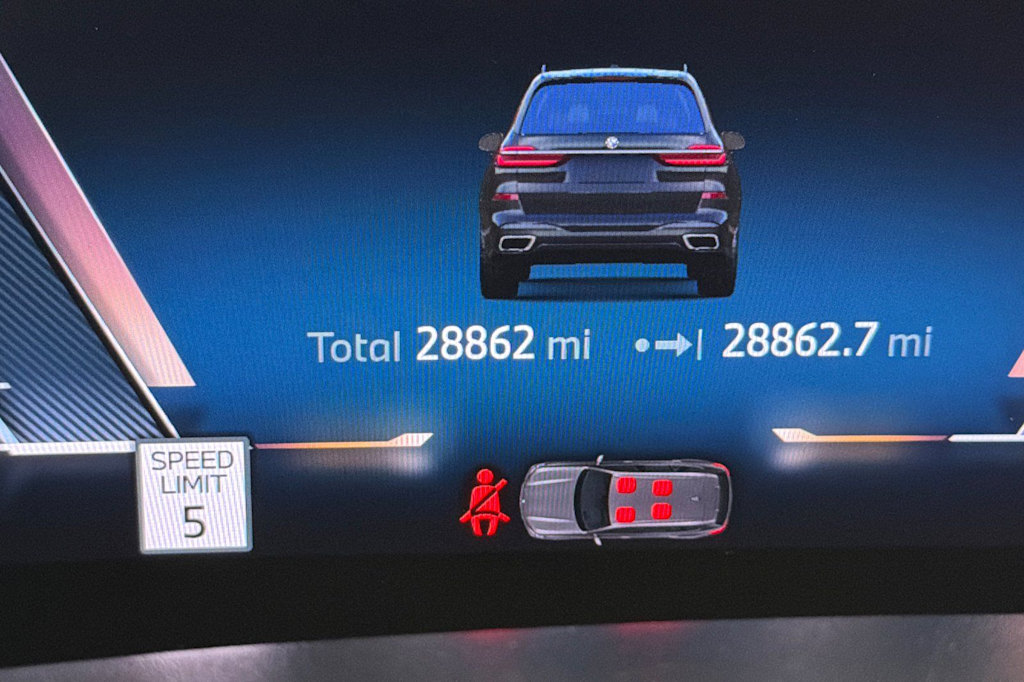 Thumbnail: 2024 BMW X7 - 28