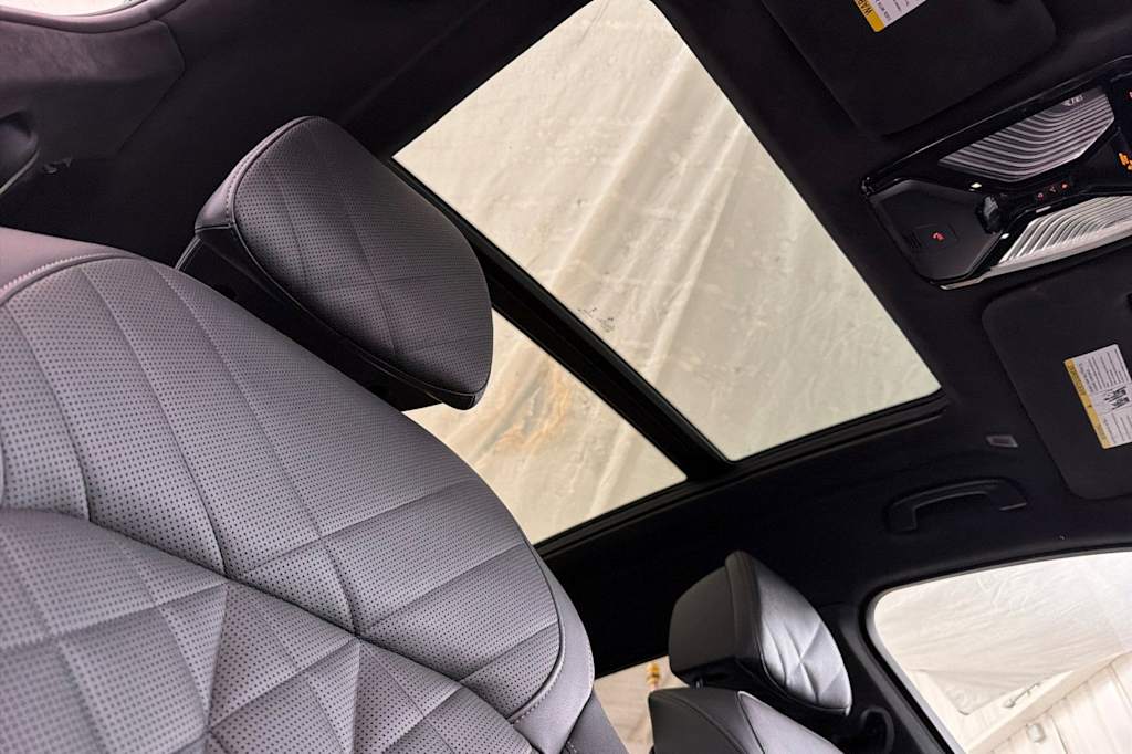 Thumbnail: 2024 BMW X7 - 23