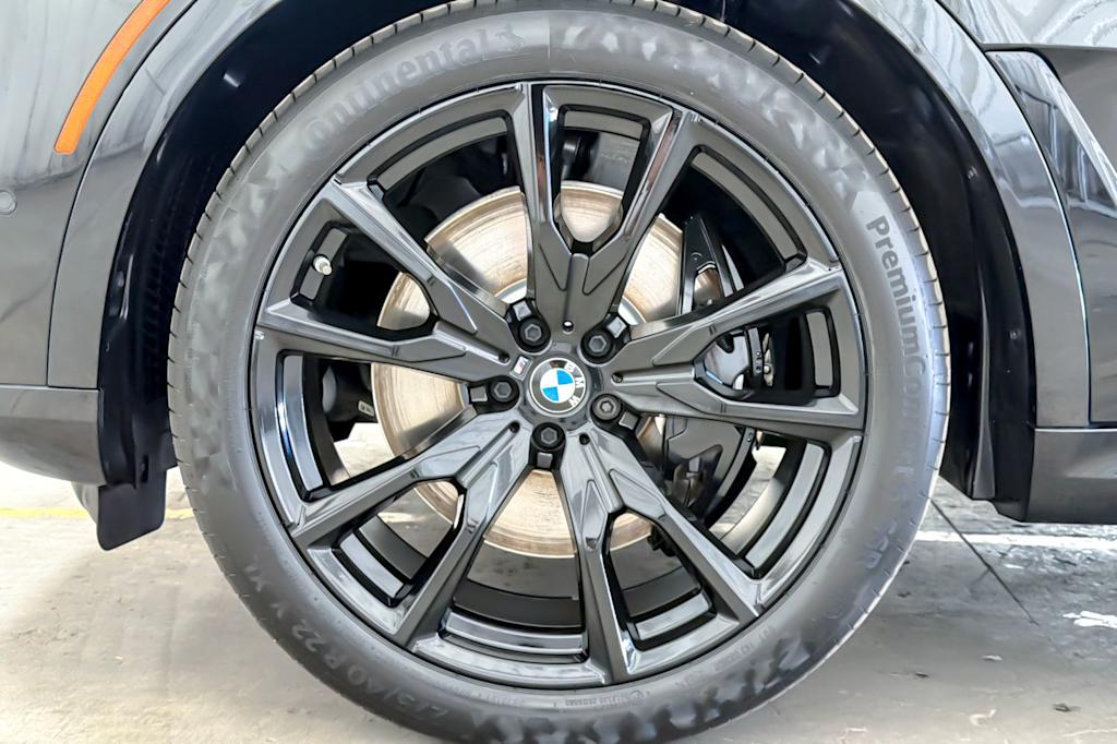 Thumbnail: 2024 BMW X7 - 8