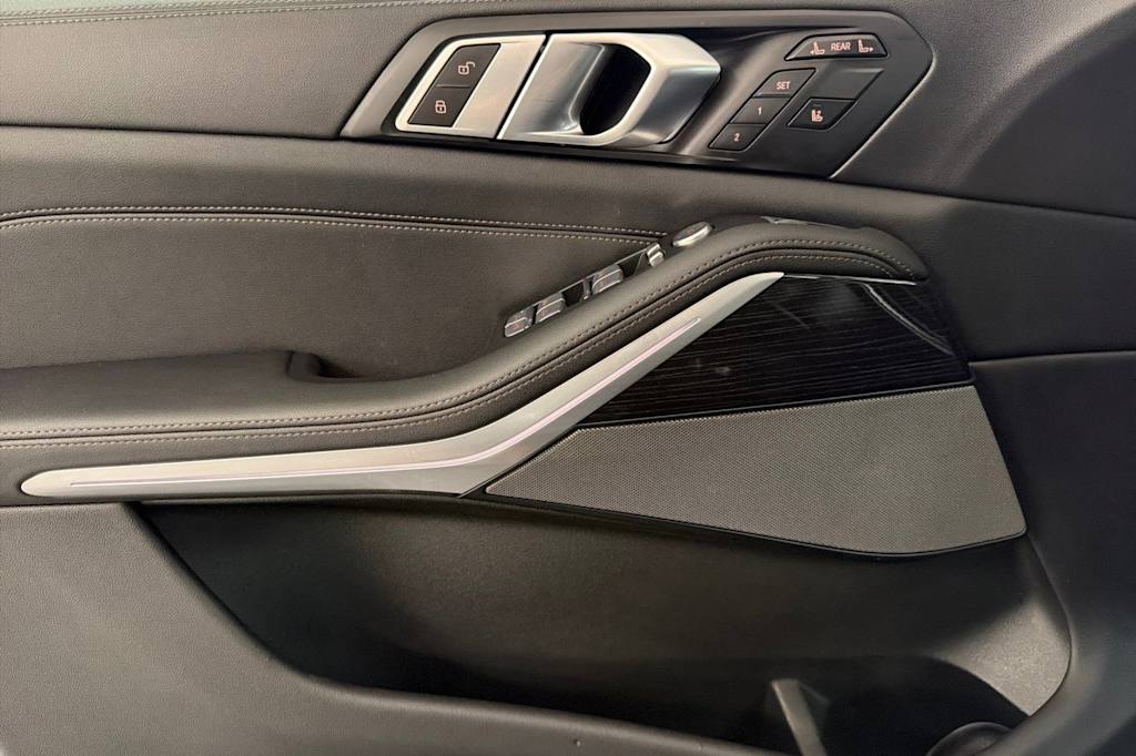 Thumbnail: 2024 BMW X7 - 21