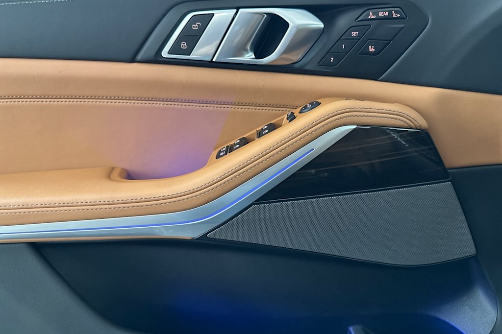 Thumbnail: 2026 BMW X7 - 21