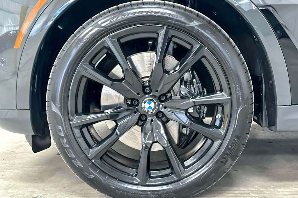 Thumbnail: 2026 BMW X7 - 8