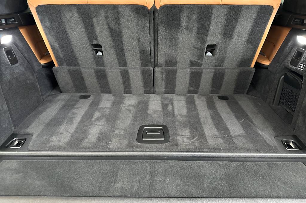 Thumbnail: 2026 BMW X7 - 16