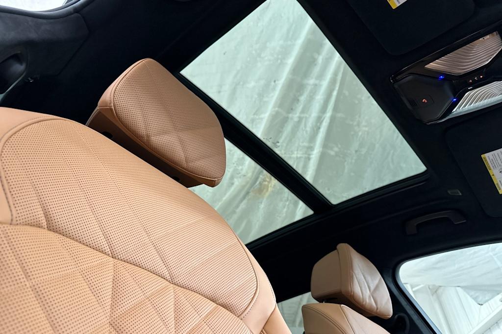 Thumbnail: 2026 BMW X7 - 23