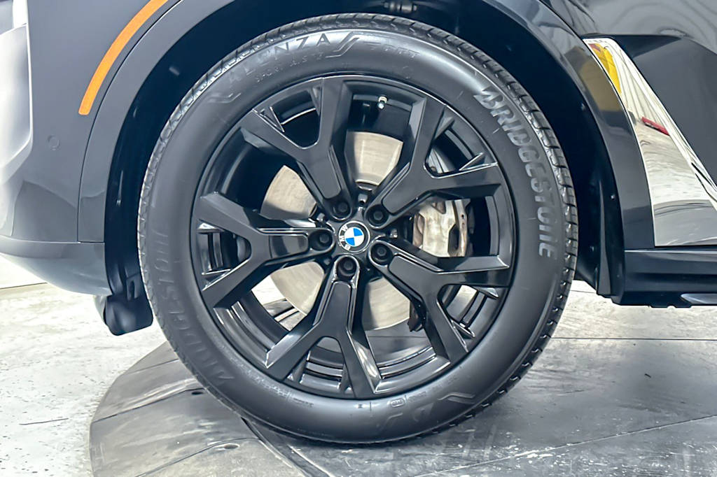 Thumbnail: 2023 BMW X7 - 7