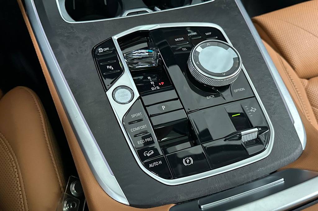 Thumbnail: 2023 BMW X7 - 15