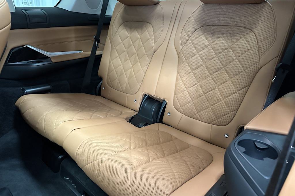Thumbnail: 2023 BMW X7 - 11