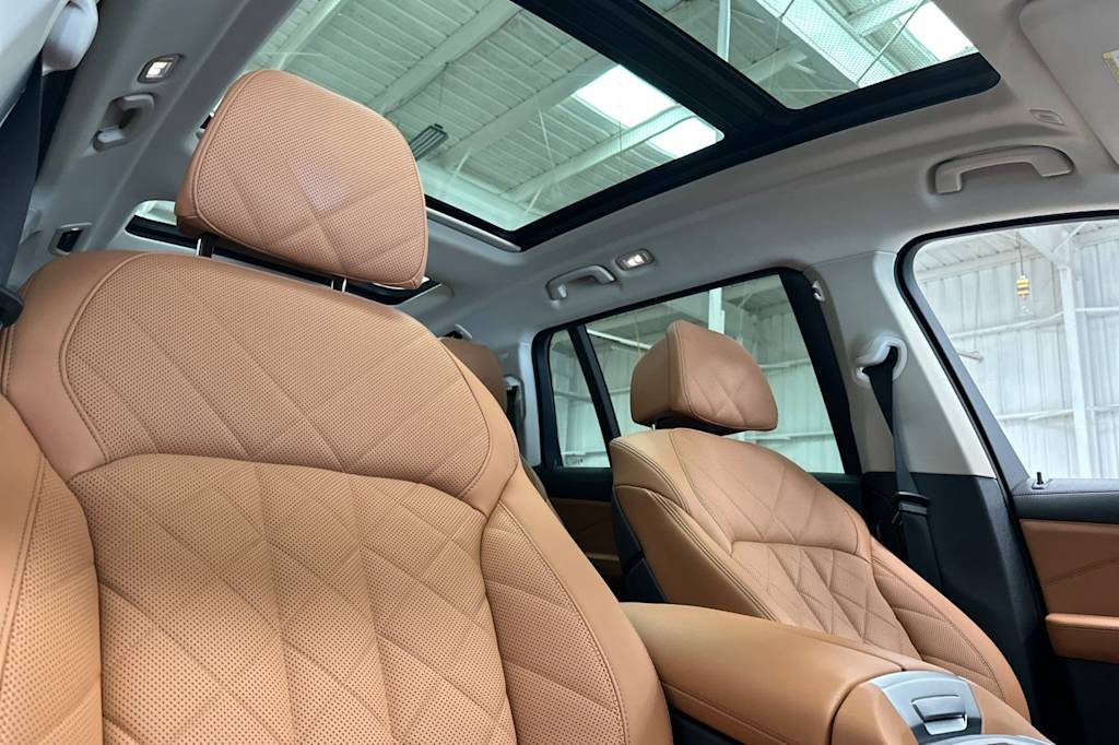 Thumbnail: 2023 BMW X7 - 24