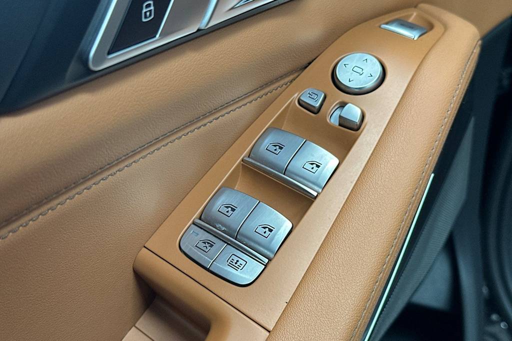 Thumbnail: 2023 BMW X7 - 23