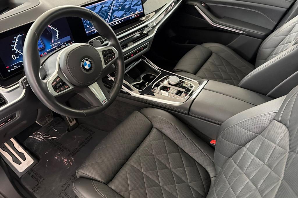 Thumbnail: 2024 BMW X7 - 10