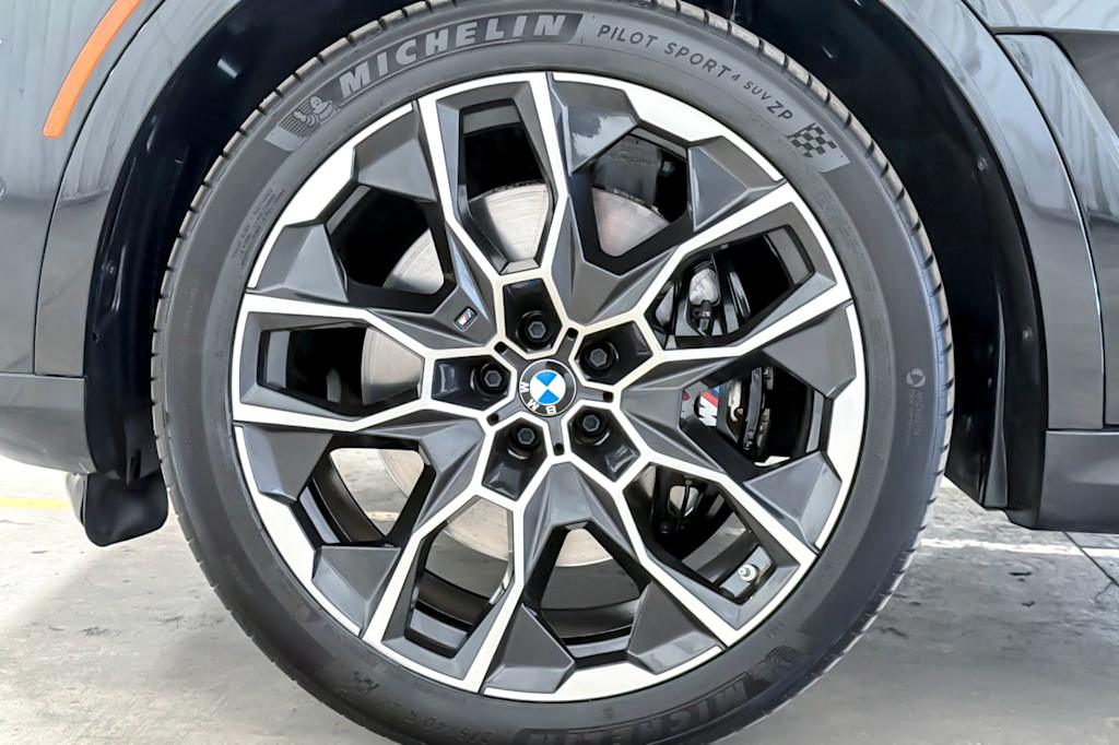 Thumbnail: 2024 BMW X7 - 8