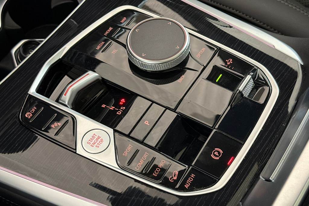 Thumbnail: 2024 BMW X7 - 14