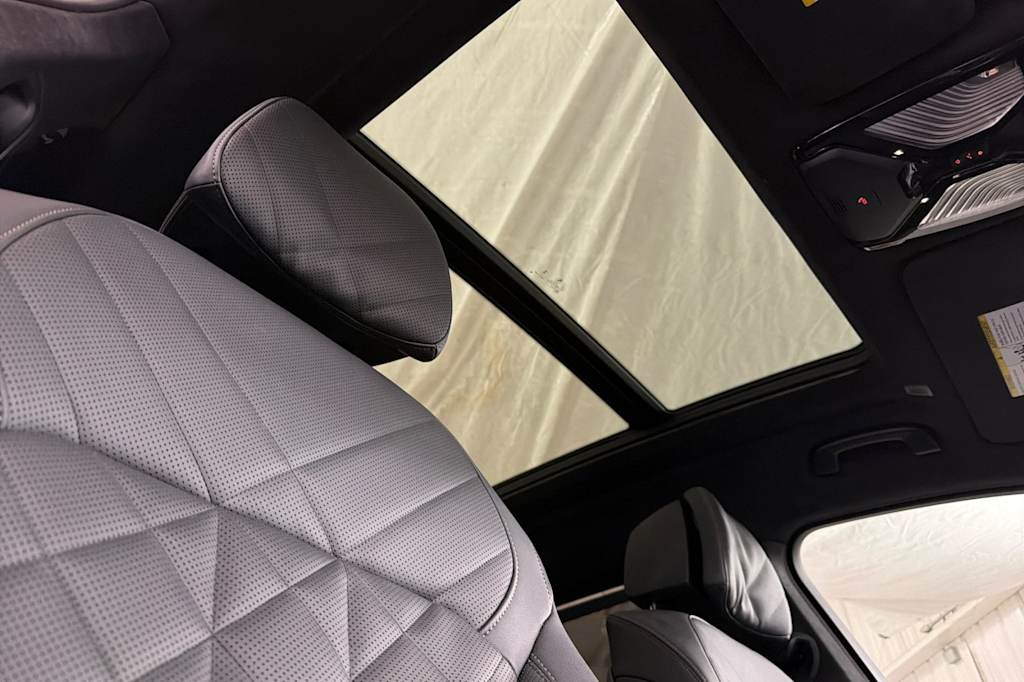 Thumbnail: 2024 BMW X7 - 23