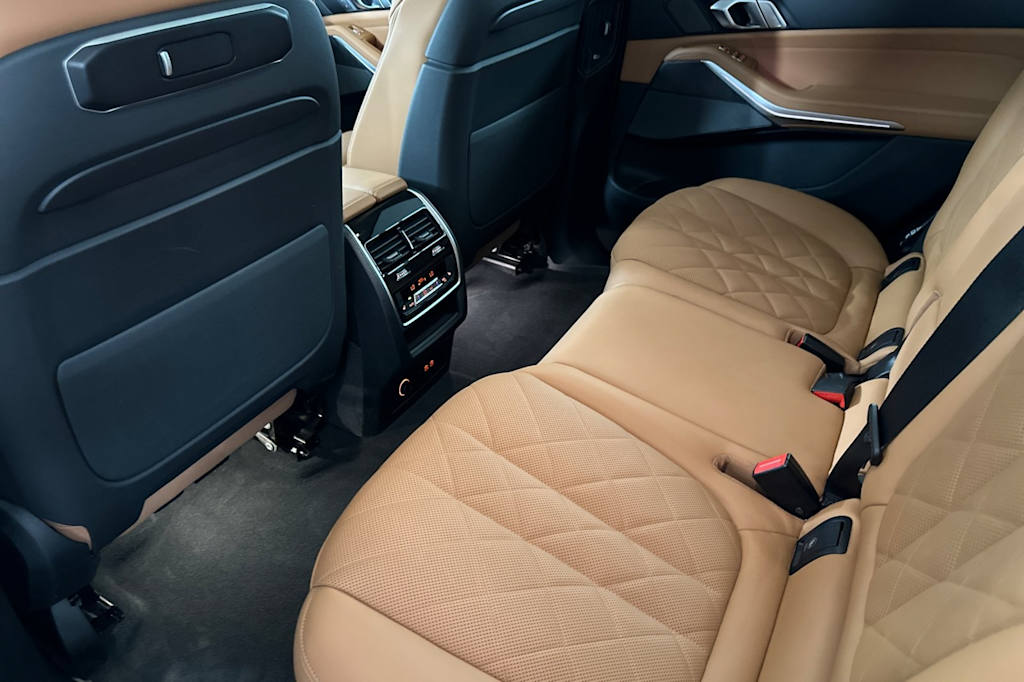 Thumbnail: 2025 BMW X7 - 10