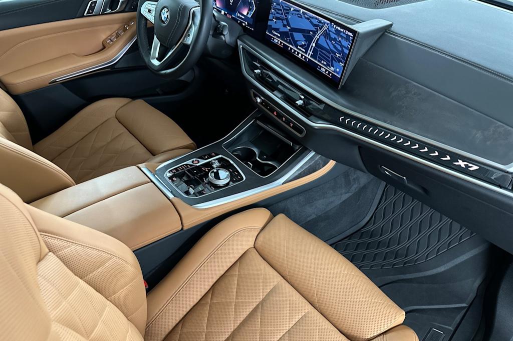 Thumbnail: 2025 BMW X7 - 12