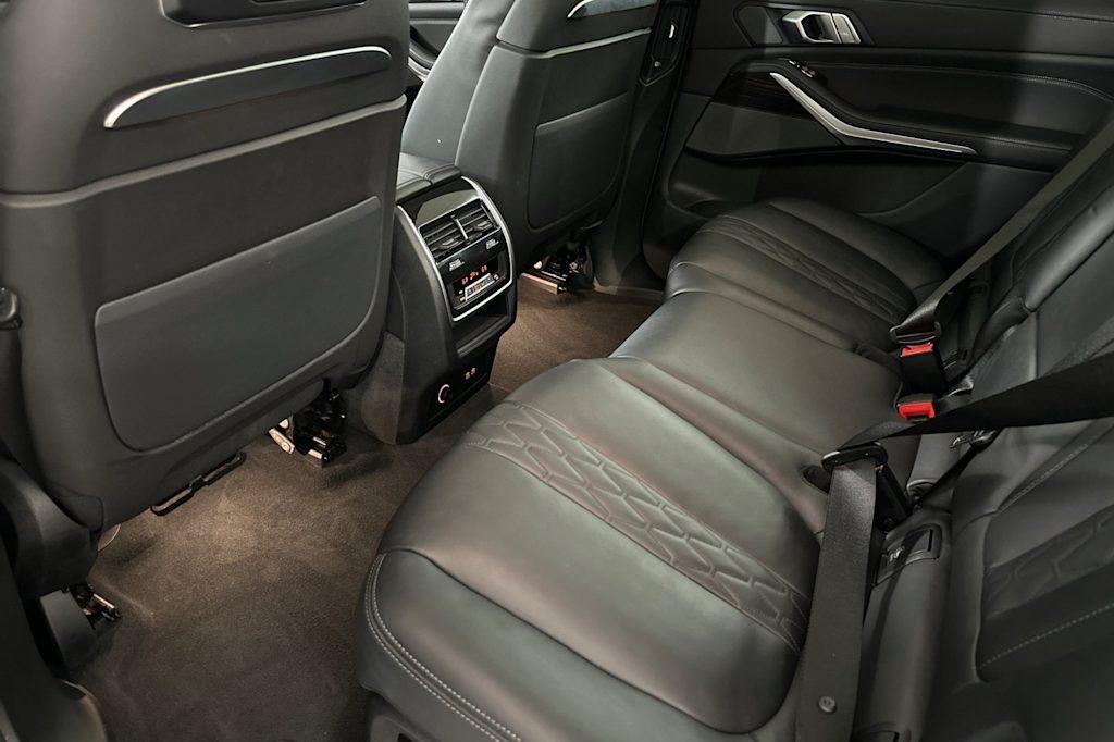 Thumbnail: 2023 BMW X7 - 10