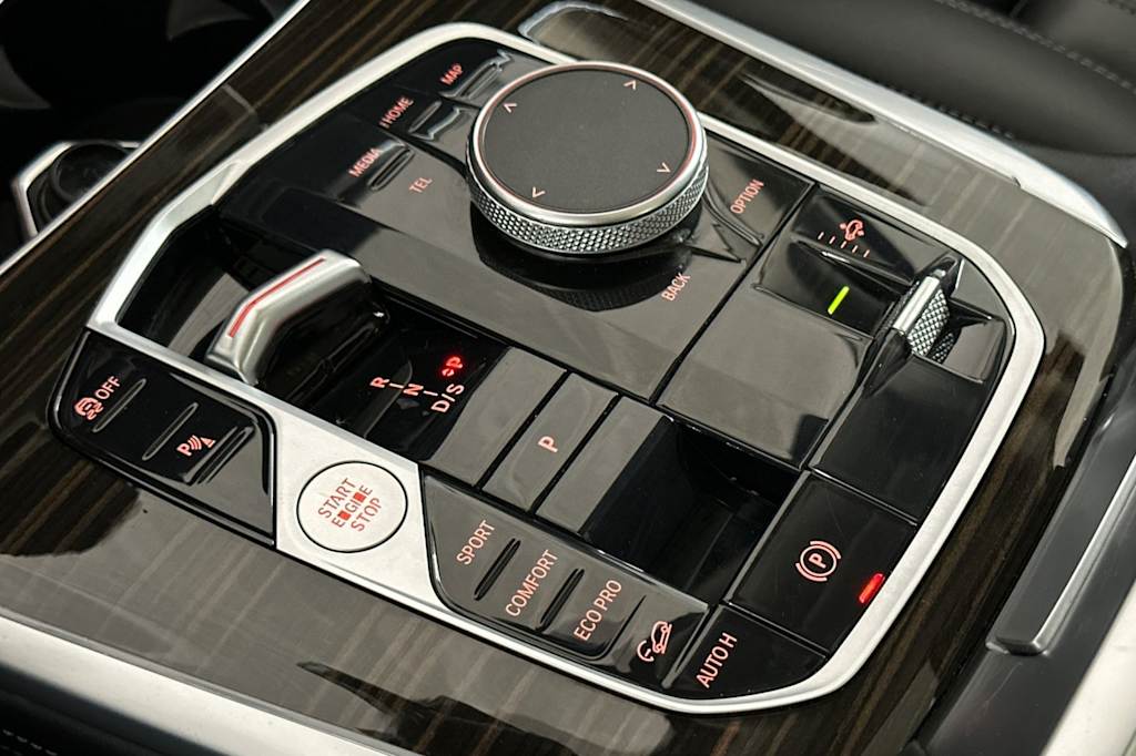 Thumbnail: 2023 BMW X7 - 12