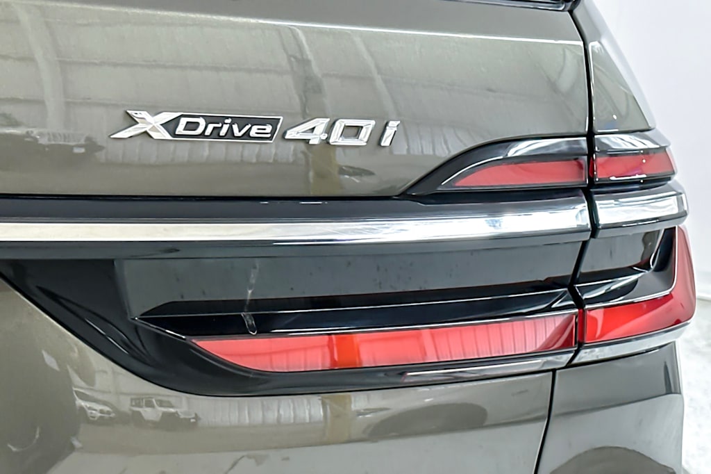 Thumbnail: 2023 BMW X7 - 28