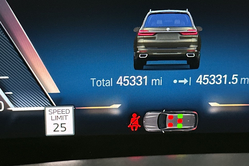 Thumbnail: 2023 BMW X7 - 27