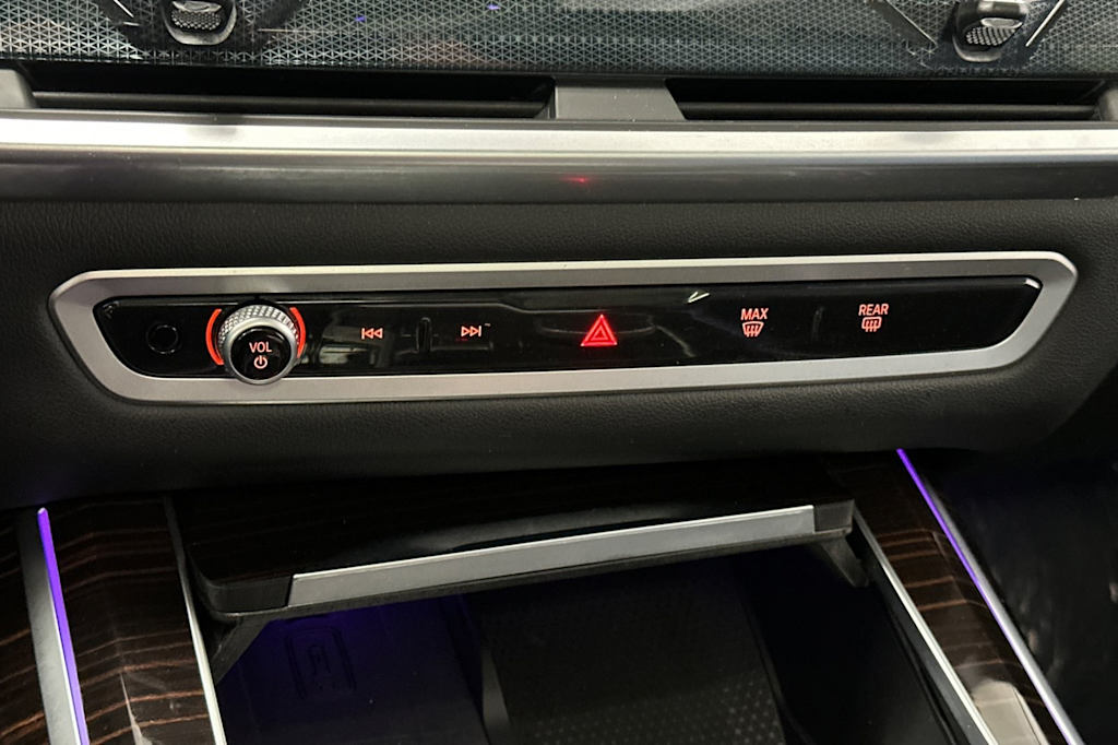 2025 BMW X7 xDrive40i 24