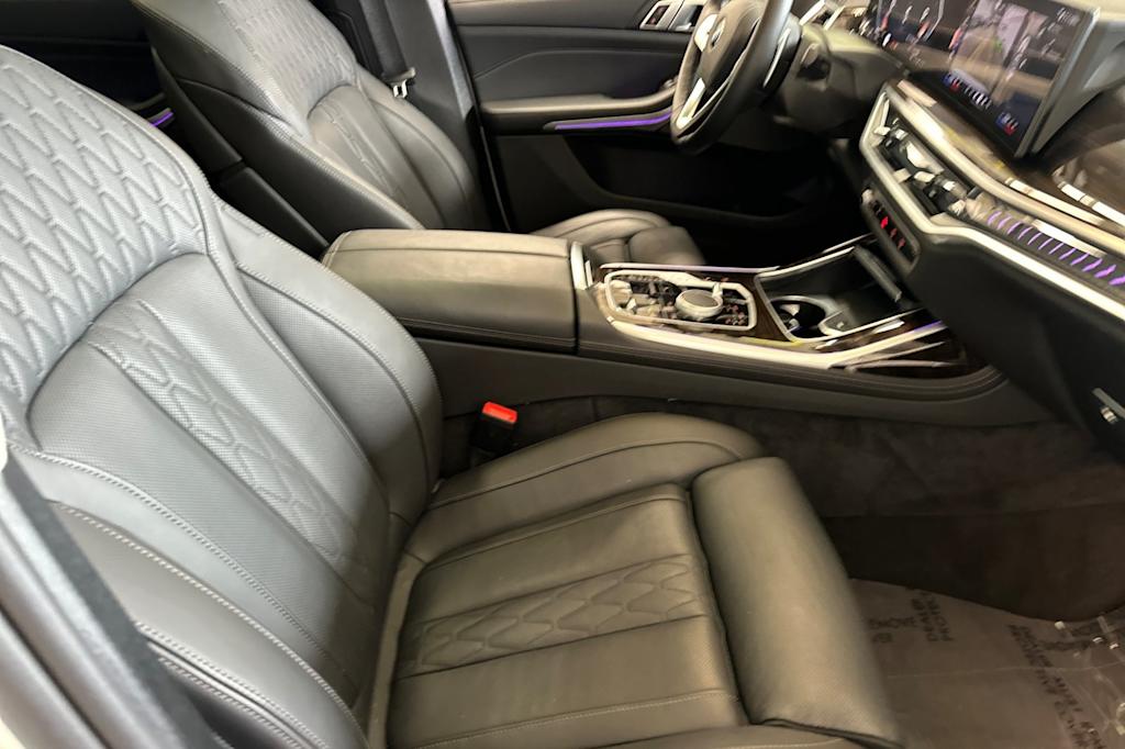 2025 BMW X7 xDrive40i 9