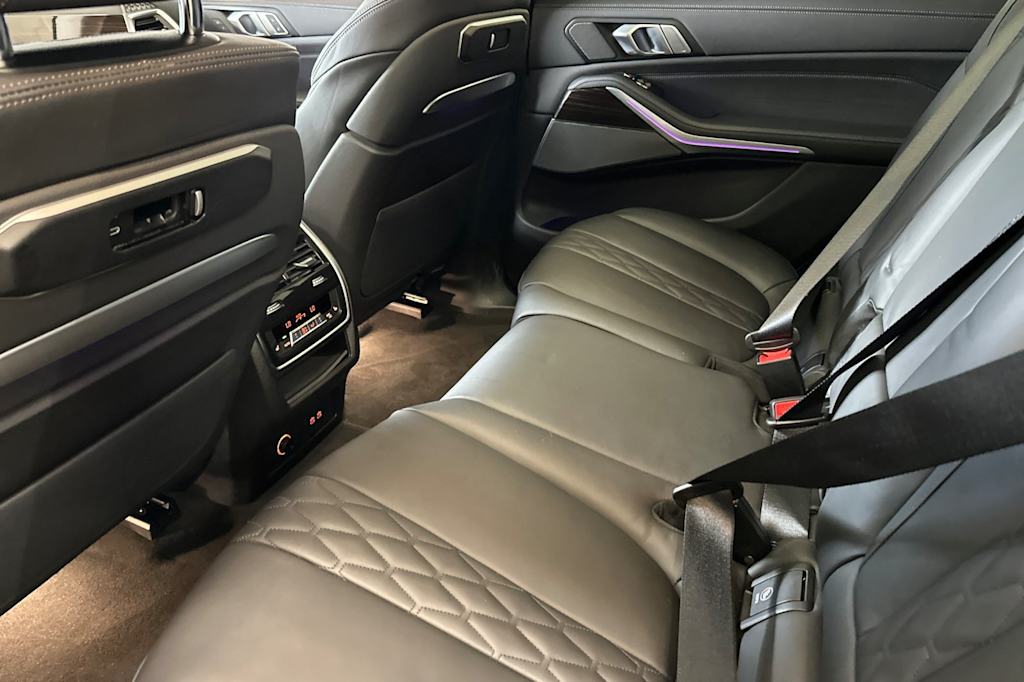 2025 BMW X7 xDrive40i 10