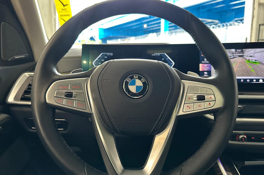 2025 BMW X7 xDrive40i 12