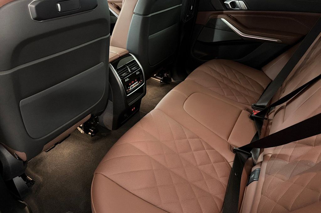 Thumbnail: 2026 BMW X5 - 10