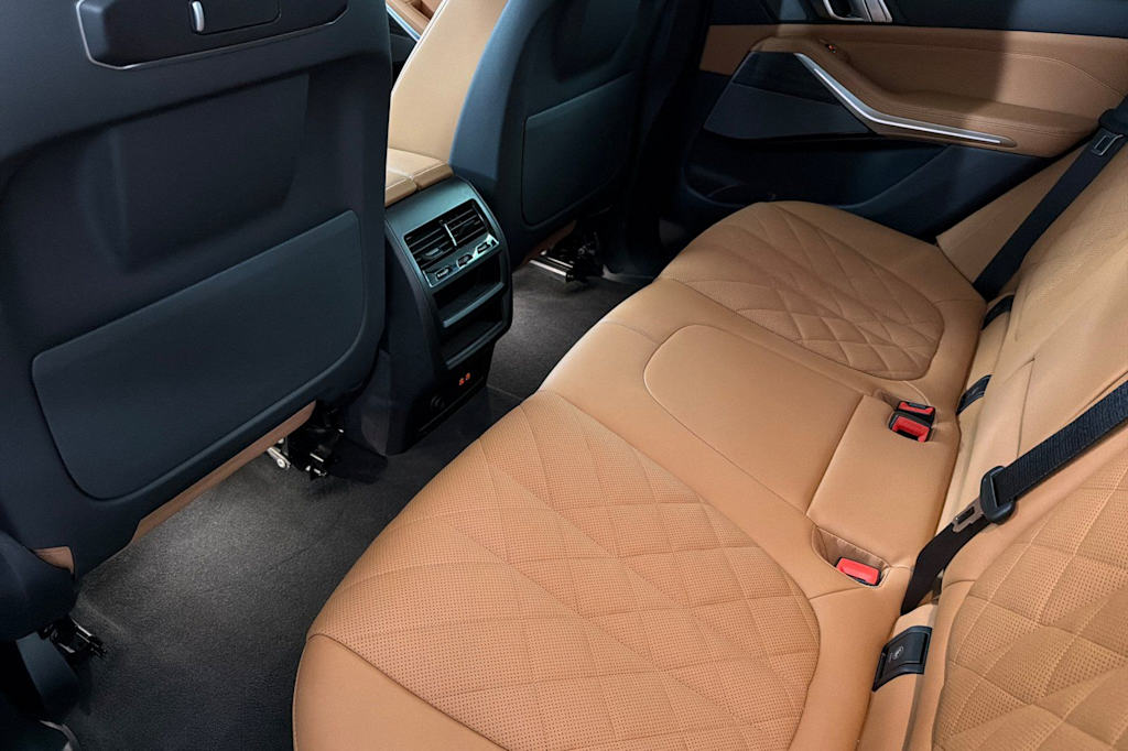 Thumbnail: 2026 BMW X5 - 11