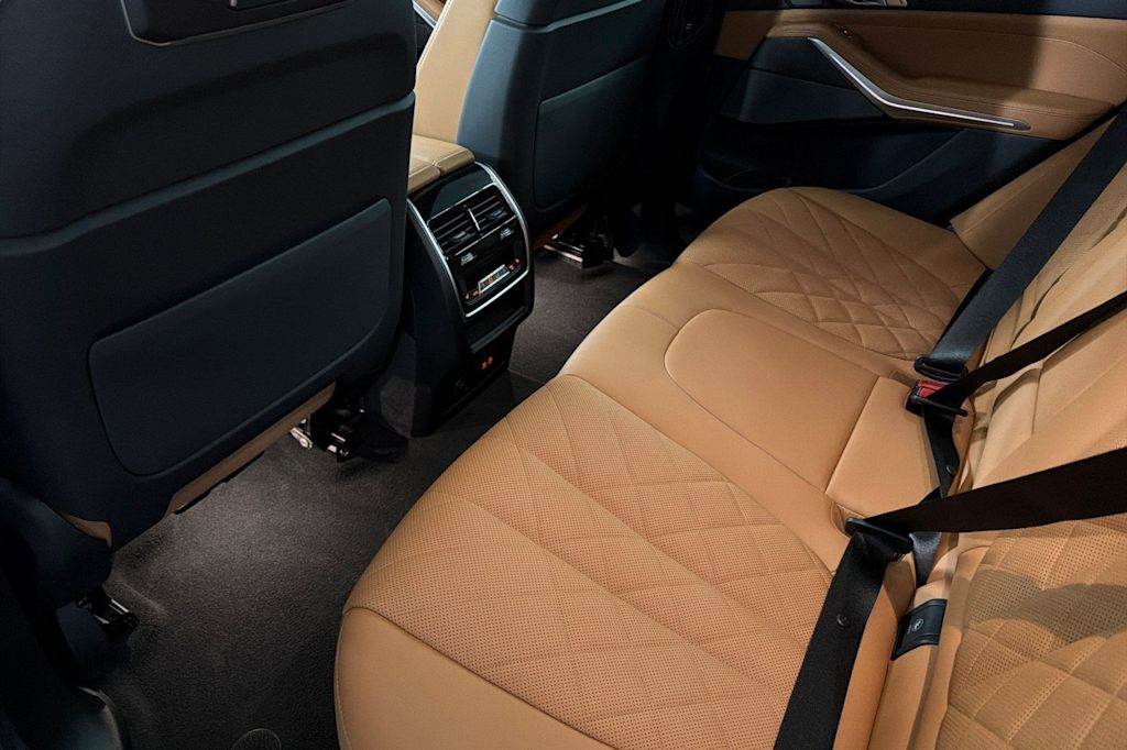 Thumbnail: 2026 BMW X5 - 10