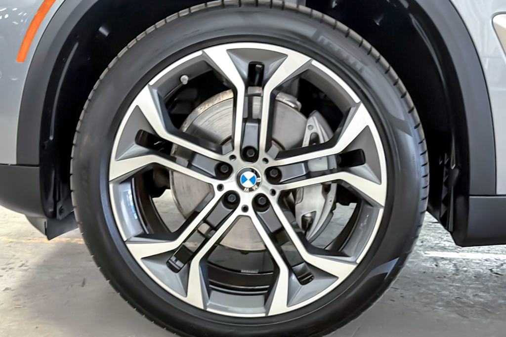 Thumbnail: 2026 BMW X5 - 8