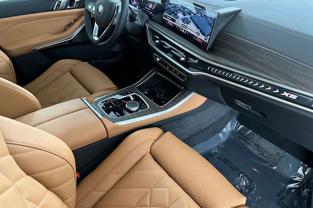 Thumbnail: 2026 BMW X5 - 12