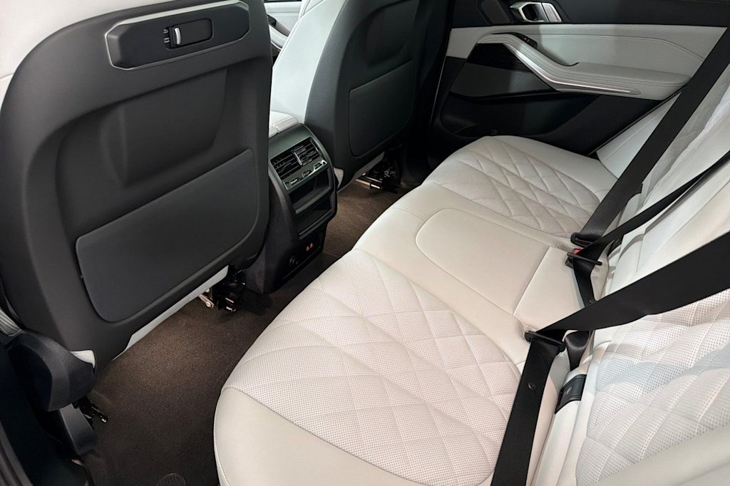 Thumbnail: 2026 BMW X5 - 11