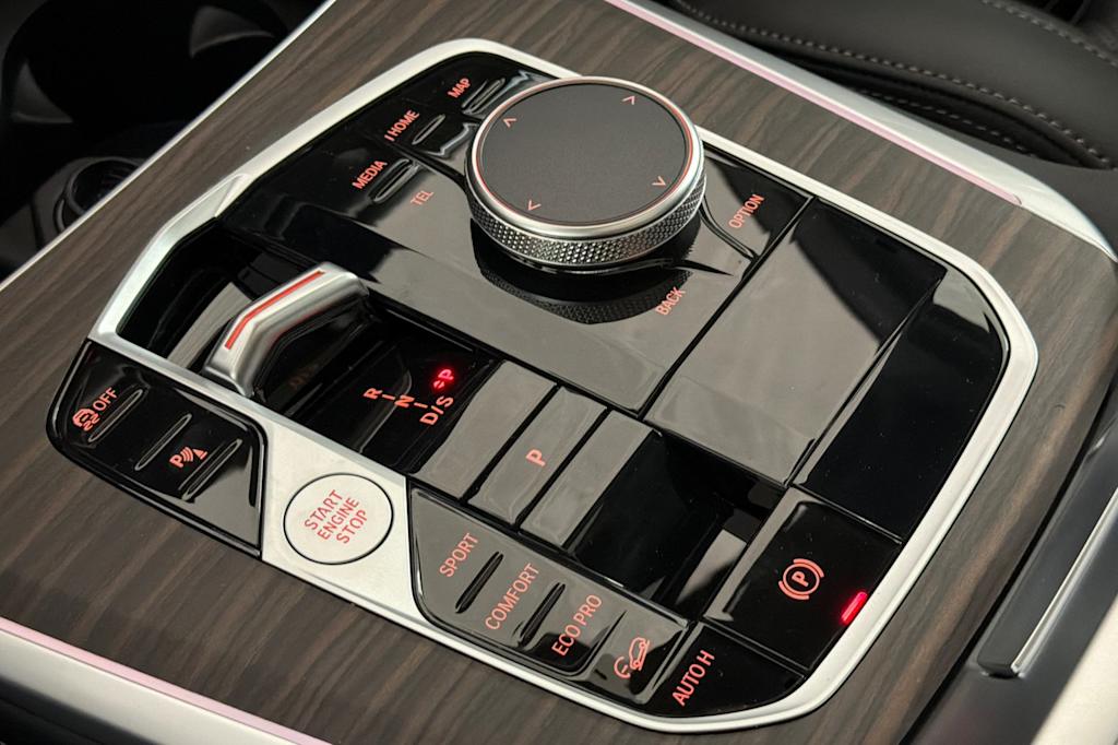 Thumbnail: 2026 BMW X5 - 14