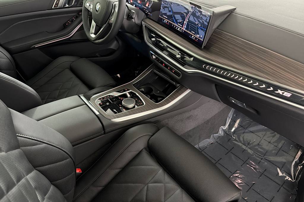 Thumbnail: 2026 BMW X5 - 12