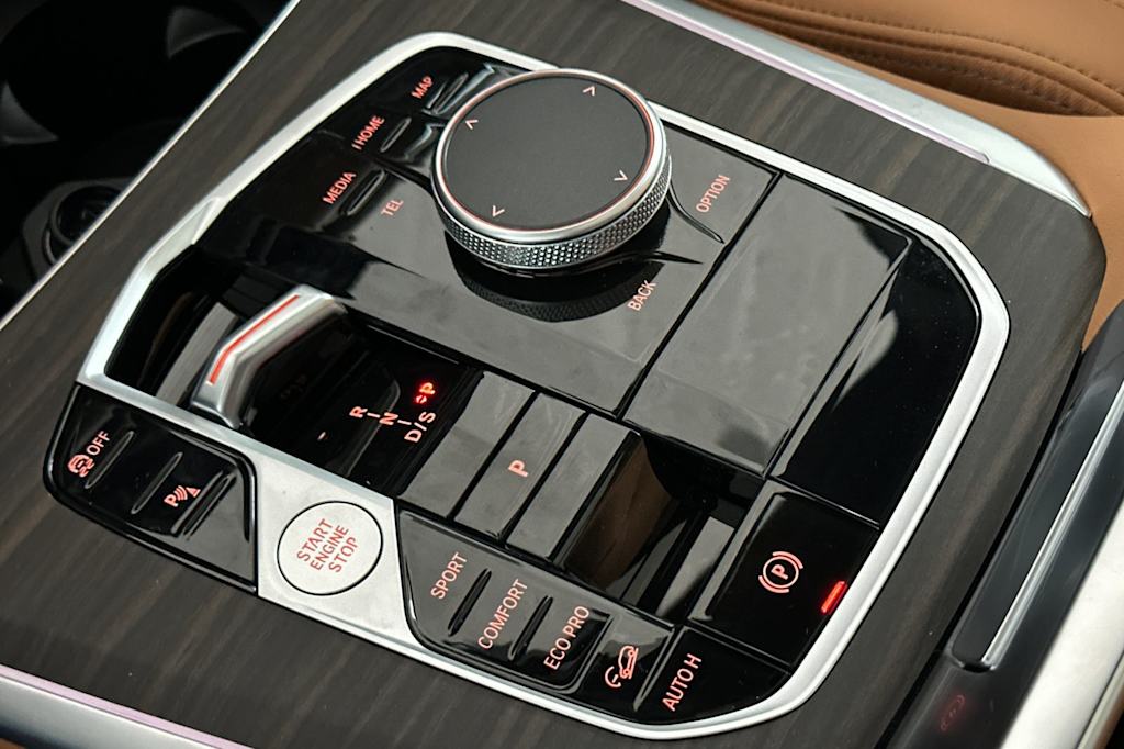 Thumbnail: 2026 BMW X5 - 14