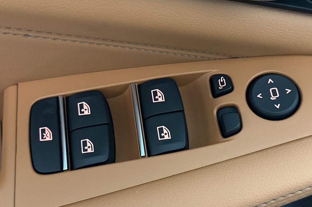 Thumbnail: 2026 BMW X5 - 21
